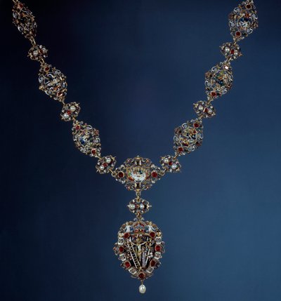 Halskæde af kejseren af Det Hellige Rige, Kongen af Bøhmen og Kongen af Ungarn Rodolph II (1552-1612) i emalje, guld og fine sten med vedhæng, der forestiller scener af passionen. 16. århundrede. Paris, Louvre-museet af Unknown artist