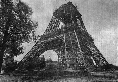 State of the Eiffel Tower i juli 1888 i "" ungdomsavisen "" fra 1888. af Unknown artist