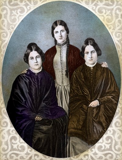 RÆVESØSTERNE Margaretta, Kate og Leah er pionerer som spiritualister (Rævesøstre: fra venstre mod højre: Margaret eller Maggie (1837-1893), Kate (1828-1892) og Leah (1814-1880), pionerer inden for spiritisme og spiritisme af Unknown artist