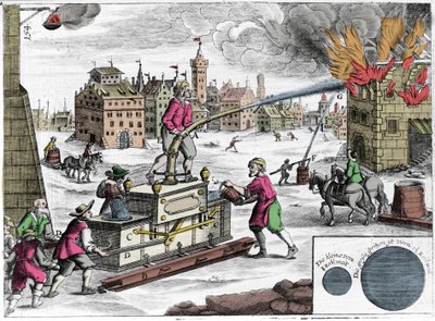Brandvæsenets brug af brandpumpe. Gravering fra "" Theatrum Machinarum novum"" af Georg Andreas Bockler (1644-1698) af Unknown artist