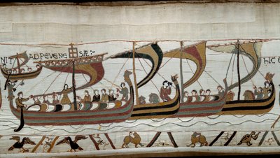 Erobring af England af den normanniske hertug Vilhelm Erobreren (1027-1087) i 1066: den normanniske flåde nærmer sig den engelske kyst ved Pevensey Detalje af Bayeux-tapetet eller broderi af dronning Mathilde af Unknown artist