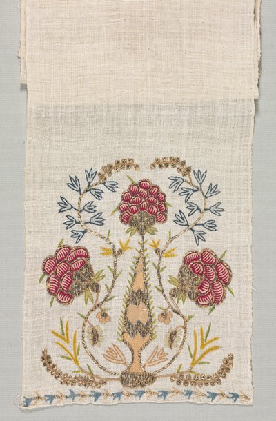 Broderet skærf (Uckur) af Unknown artist