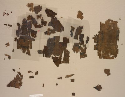 Fragmenter med vingede løver i rundeller af Unknown artist
