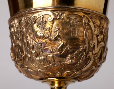 Metalsmedning. Kalk. Gave fra kaniken A. Le Vaillant de la Bassarderie, dekan for katedralkapitlet 1726 til 1758. 1700-tallet. Detalje. af Unknown artist