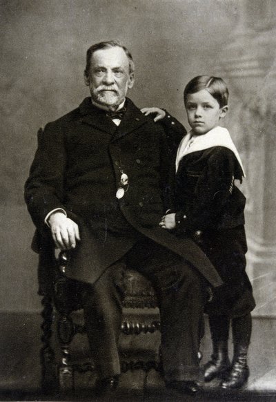 Portræt af Louis Pasteur (1822 - 1895) og hans barnebarn Louis Pasteur Vallery - Radot i 1893. af Unknown artist