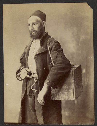 [Portræt af mand iført fez]. af Unknown artist