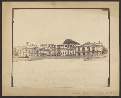 [Ruinerne af Château de Saint-Cloud]. af Unknown artist