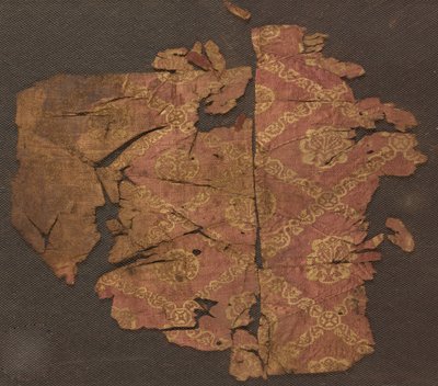 Flere fragmenter (nogle syet sammen) af Unknown artist