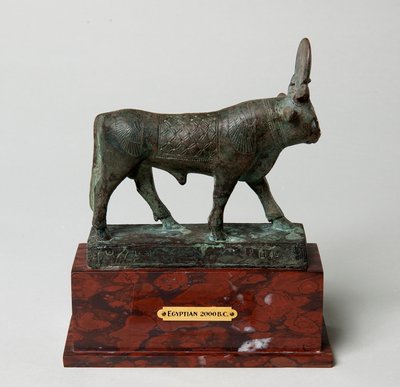 Statuette af Apis Bull af Unknown artist