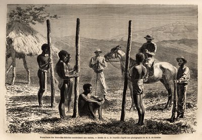 Arbejdere fra De Nye Hebrider (eller siden 1980 Republikken Vanuatu, en melanesisk øgruppe i det nordlige Ny Kaledonien), bygger et hus, som forfatteren møder under en udflugt på hesteryg. Gravure pour illustrrer le voyage à la Nouvelle Caledonie, af Unknown artist
