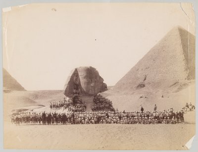 42. højlændere foran sfinxen ved Giza, Egypten af Unknown photographer