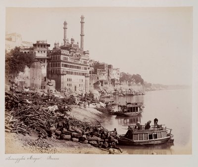Aurangzebs moske, Benares, ca. 1885 (sepia foto) af Unknown photographer
