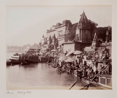 Benares Bathing Ghâts, ca. 1885 (sepiafoto) af Unknown photographer