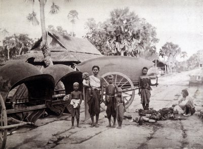 Cambodjanere på Angkor Vat Road af Unknown photographer
