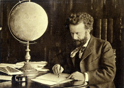Camille Flammarion ved sit arbejdsbord af Unknown photographer
