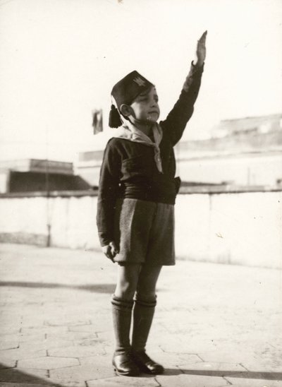 Fascisme, lille bord af Unknown photographer