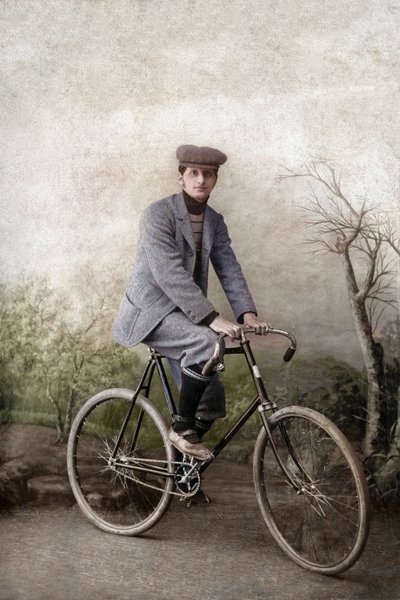 Fernand Ochse på cykel, Frankrig, ca. 1920 (foto) af Unknown photographer