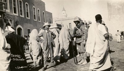 Italo-tyrkiske krig, Tripolitanien, mennesker og soldater foran retten af Unknown photographer