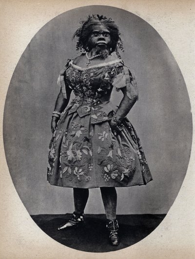 Monstrene, hundekvinden. Fotografi, slutningen af ​​det 19. århundrede, Paris. Saml. Selva. af Unknown photographer