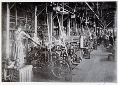 Fremstilling af emballage på Van Houten chokoladefabrikken - fotografering, slutningen af 1800-tallet af Unknown photographer