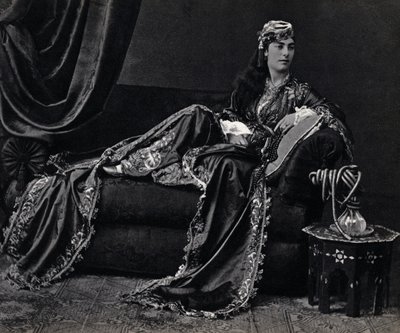 Portræt af en tyrkisk dame. Fotografi, slutningen af det 19. århundrede, Paris. Saml. Selva. af Unknown photographer