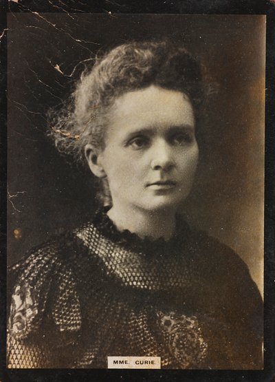 Portræt af kemikeren og fysikeren Marie Sk#322;odowska-Curie (1867-1934), hustru til Pierre Curie, Nobelpris for fysik i 1903 sammen med sin mand og for kemi i 1911 af Unknown photographer