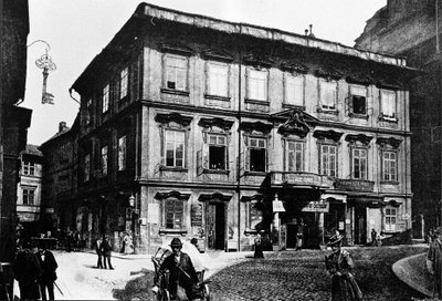 Prag, før 1897. Bygningen, hvor forfatteren Franz Kafka blev født. af Unknown photographer