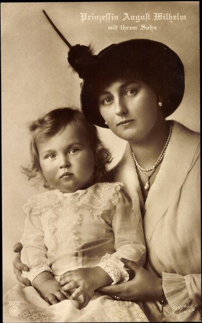 Prinsesse August Wilhelm med søn, NPG 5003 af Unknown photographer