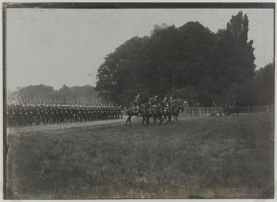 Revy den 14. juli, parade på Saint-Cyr-skolen, Paris, ca. 1900 (s/h-foto) af Unknown photographer