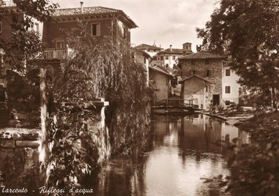 Tarcento, refleksioner over vand, postkort af Unknown photographer