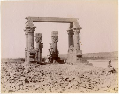 Den romerske kiosk i Qertassi (i dag i New Kalabsha), set fra øst, Egypten, fotografi af Edition J P Sebach, ca 1890 af Unknown photographer