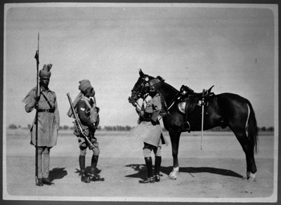 Tre afmonterede sowars fra 2nd Madras Light Cavalry, 1880 ca af Unknown