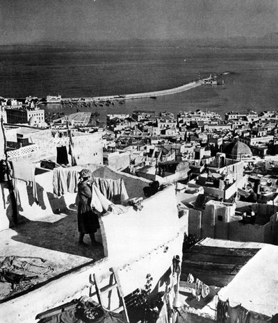 Udsigt over havnen og byen Algier, sd af Unknown photographer