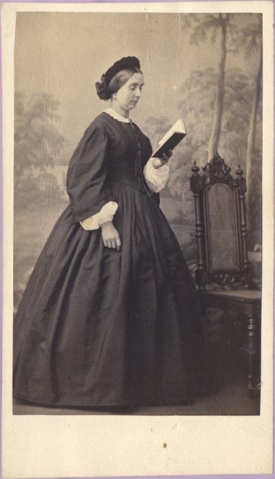 Kvinde med en bog, ca. 1860 (fotografi) af Unknown photographer