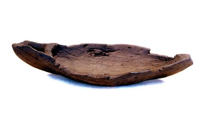 Vikingetrælegetøj i form af et skib (drakkar) fundet nær en vikingeplads i Grønland. af Viking Viking