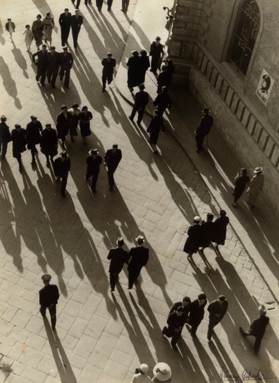 Luftfoto af en overfyldt gade, ca. 1938 (s/h-foto) af Vincenzo Balocchi