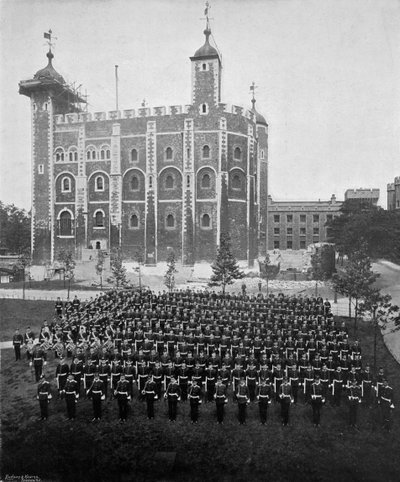 Det 1. Suffolk Regiment ved Tower of London, 1895 1896. af W. W. Rouch