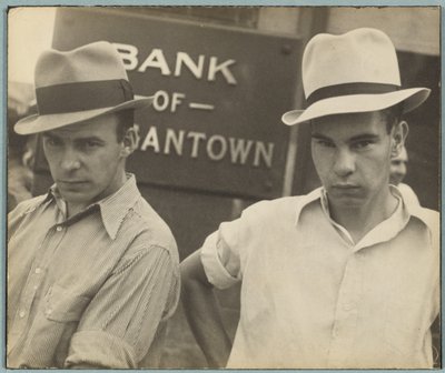 Ansigter på hovedgaden / Gadebillede, Morgantown, West Virginia af Walker Evans