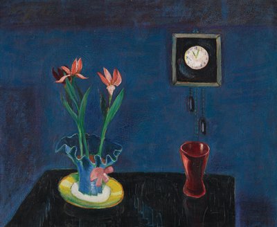 Stillleben mit Uhr und Tulpentopf af Walter Gramatte