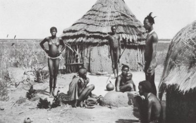 Negro-idyl ved Abwong (s/h-foto) af Walter Mittelholzer