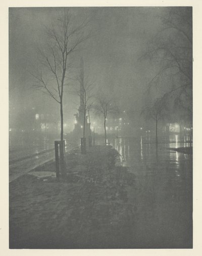 Wet Night, Columbus Circle, New York af William A. Fraser
