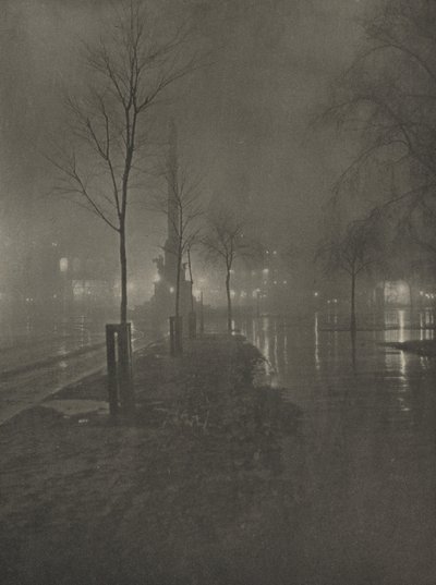 Wet Night, Columbus Circle, New York, 1899. af William A. Fraser