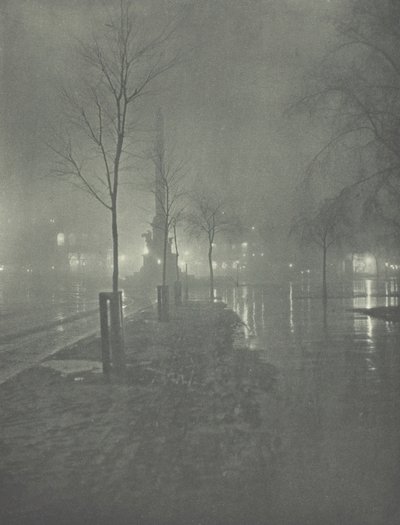 Wet Night, Columbus Circle, New York, ca. 1897. af William A. Fraser