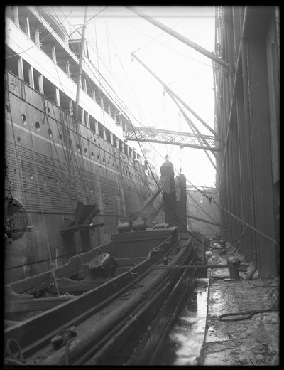Kuldampskib med bærbare spandtransportører, 1912 bw-foto af William Davis Hassler