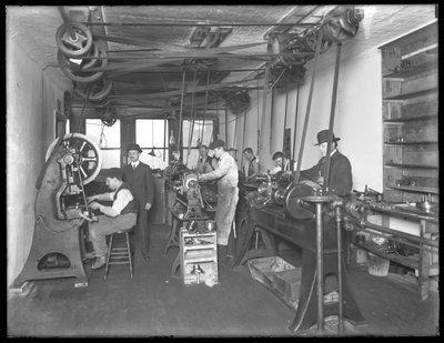 Værksted på femte sal, Geyser Electric Water Heater Company, 42 Hudson Street, New York City, 31. december 1914 af William Davis Hassler