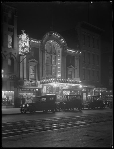 The Ideal Theatre på Eighth Avenue, New York City, 6. januar 1917 af William Davis Hassler