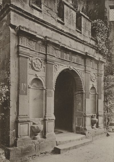 Doorway, Porch at the Gate House, Kenilworth (s/h foto) af William Galsworthy Davie
