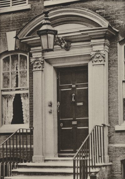 Doorway, Southgate Street, Winchester (s/h-billede) af William Galsworthy Davie
