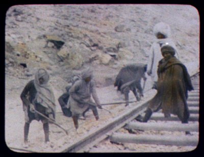 Indiske arbejdere, der bygger jernbanelinjer, 1880 (håndfarvet foto) af William Henry Jackson