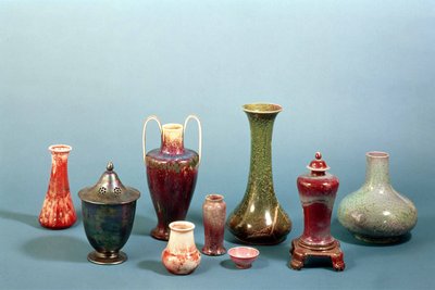 Gruppe af vaser og skåle af lertøj fremstillet på Ruskin Pottery, 1898-1935 (lertøj) af William Howson Taylor